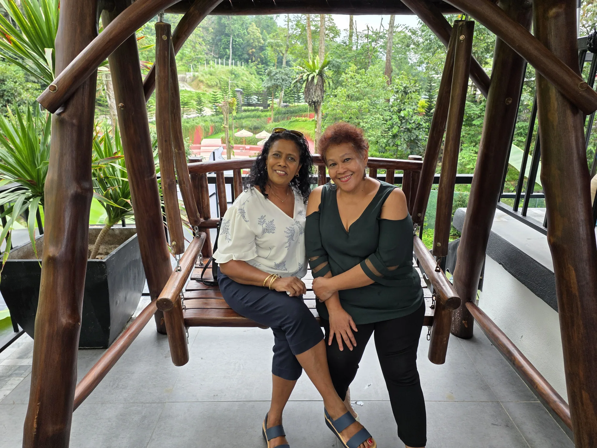 Relaxing beside the pond at Hill Side Cafe